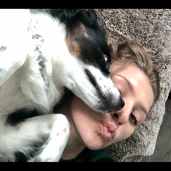 Allie Berhost - Poshmark Profile Picture of Allie Berhost (@allieberhost) on Poshmark