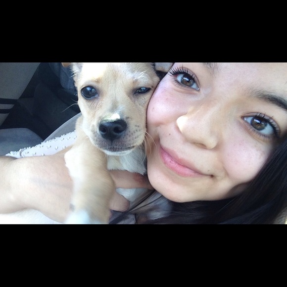 Profile Picture of Savanna Deyro (@savanna_deyro) on Poshmark