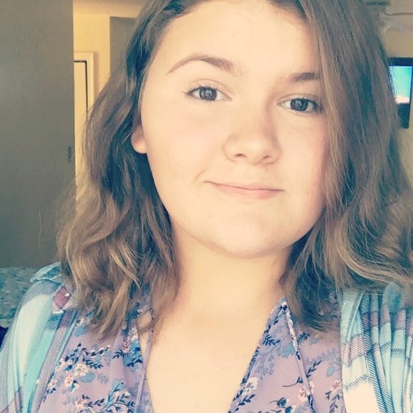 Profile Picture of Amiyah Clark (@amiyahclark) on Poshmark