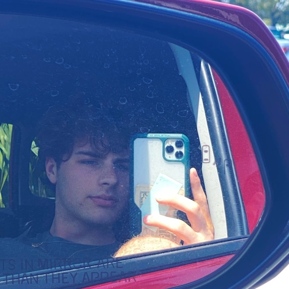 Profile Picture of Jacob Lilly (@jacoblillyy) on Poshmark