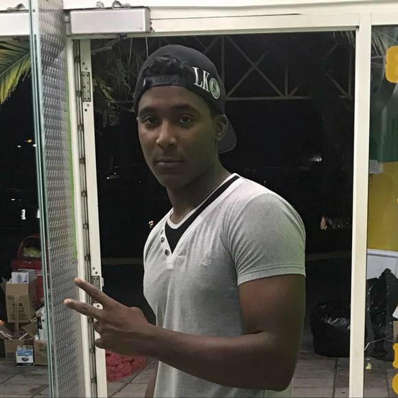 Profile Picture of Daniel Garcia (@dg8803804) on Poshmark