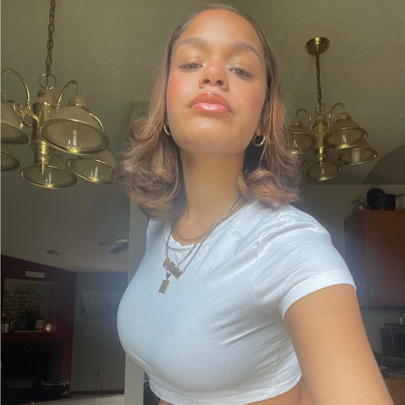 Profile Picture of Anjaleah Moore (@mooreanjaleah22) on Poshmark