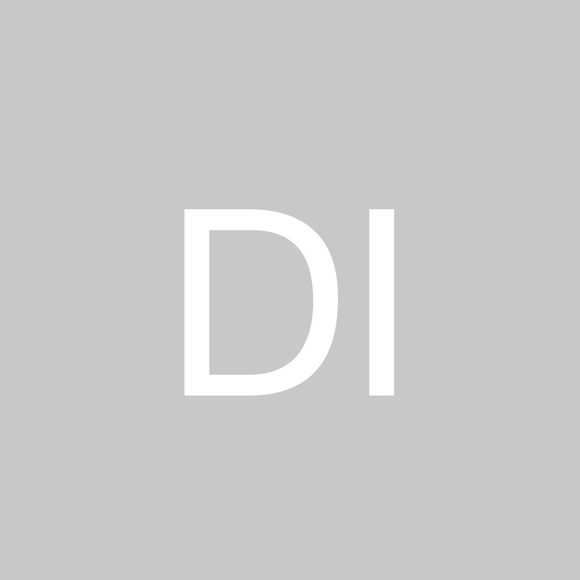 Profile Picture of Daniela Ionescu (@danimonica) on Poshmark