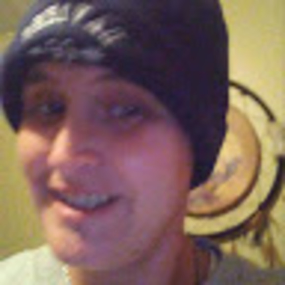 Profile Picture of Rose Holmes (@roseholmes981) on Poshmark