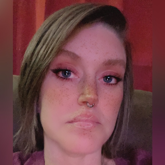 Profile Picture of Meg Evans (@mege071318) on Poshmark