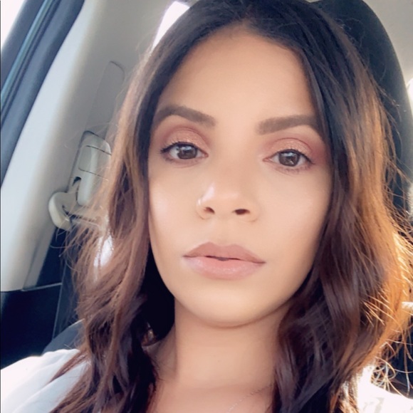 Profile Picture of Ednira Rivera (@ednira) on Poshmark