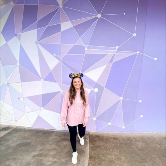 Profile Picture of Ashley Andrikowich (@aed0903) on Poshmark