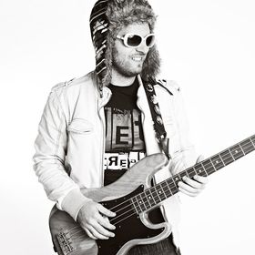 Profile Picture of Justin Pou (@freelanceclown) on Pinterest