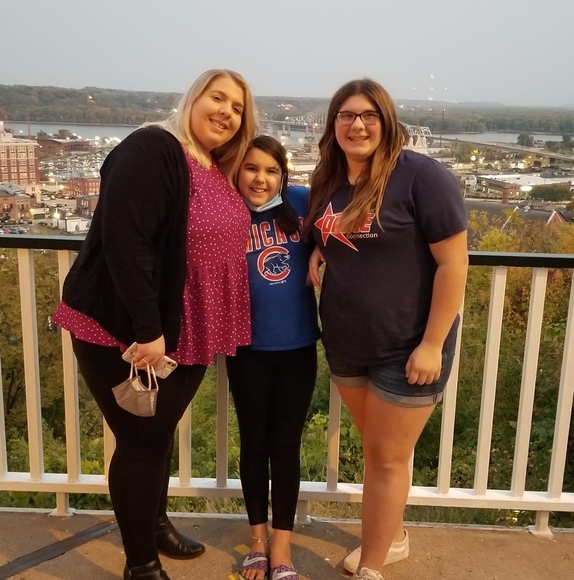 Mandi Roggy - Poshmark Profile Picture of Mandi Roggy (@snicklefritz79) on Poshmark