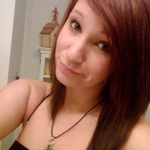 Profile Picture of Alicia Lyn (@aliciamuzzleman) on Myspace