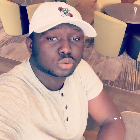 Frosh Black - Poshmark Profile Picture of Frosh Black (@froshblack) on Poshmark