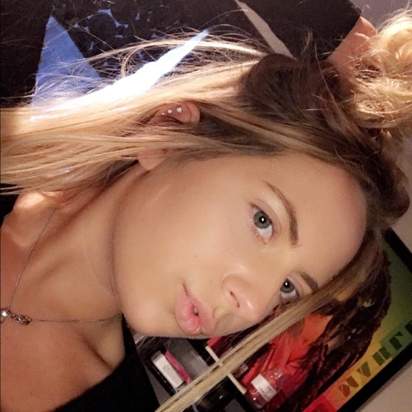 Profile Picture of Gabrielle Nichie (@gabby_nichie) on Poshmark