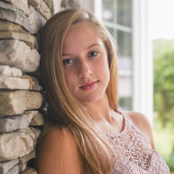 Profile Picture of Alexandra Casio (@alexandracasio) on Poshmark