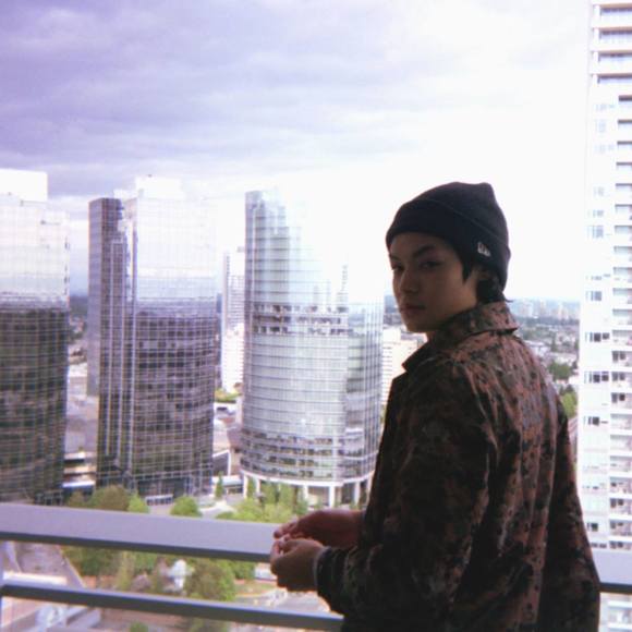 Profile Picture of Davis Nguyen (@kingkrule) on Poshmark