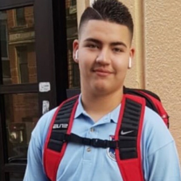 Profile Picture of Victor Pimentel (@victorp0326) on Poshmark