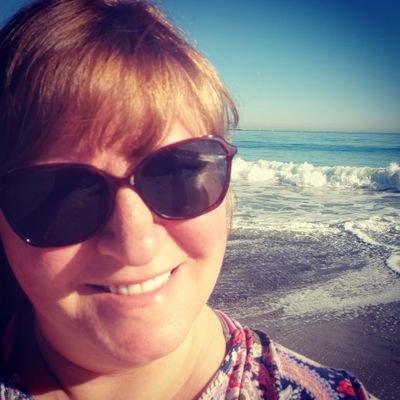 Profile Picture of Lara Ames (@paradoxmama) on Twitter