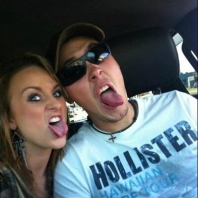 Profile Picture of Leah & Jeremy (@LeahJeremy) on Twitter