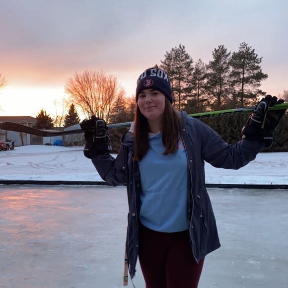 Profile Picture of Alizabeth Krupka (@aliz24) on Poshmark