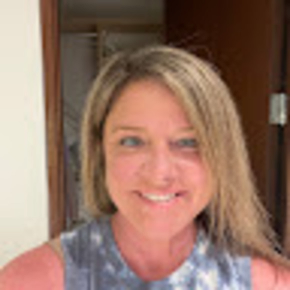 Profile Picture of Anne Cordts (@cordtsanne) on Poshmark