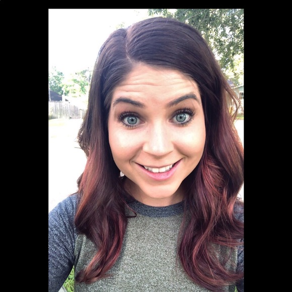 Morgan Petrash - Poshmark Profile Picture of Morgan Petrash (@mpetrash) on Poshmark