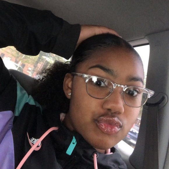 Profile Picture of Leonor Perez (@leo_perez181) on Poshmark