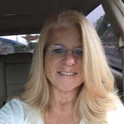 Profile Picture of Debbie Laudermilk (@Debbiecoffin) on Twitter