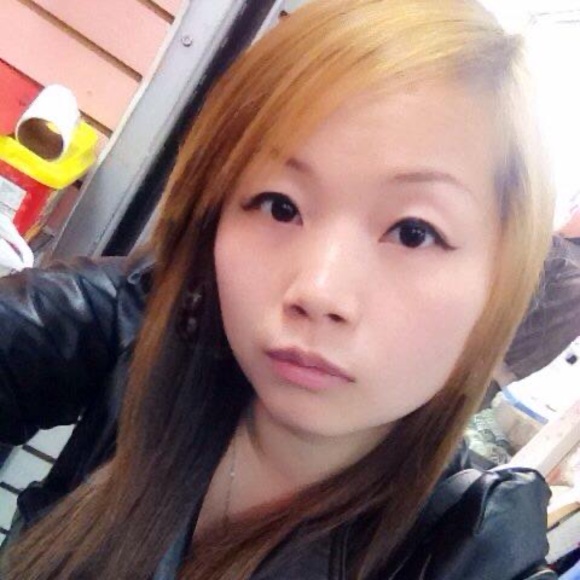 Profile Picture of Feng Lin (@95504840) on Poshmark