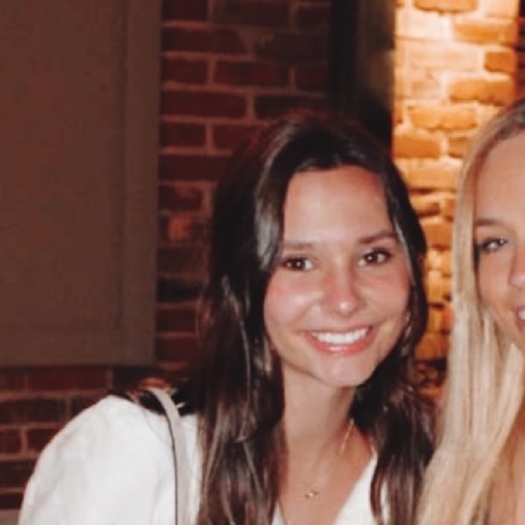 Profile Picture of Noelle Howell (@noelle_howell) on Poshmark