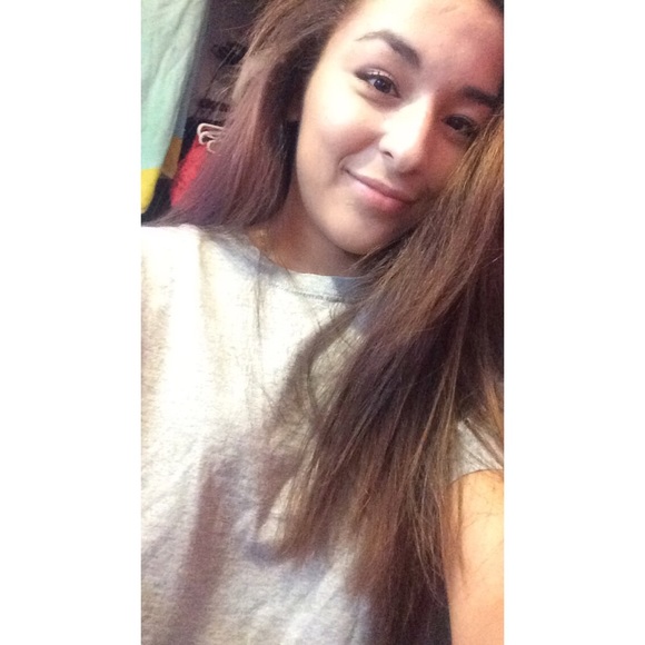 Profile Picture of Brenda Jimenez (@brenda10000) on Poshmark