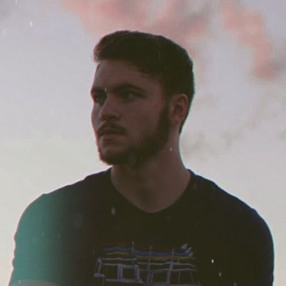 Profile Picture of Josh Simpson (@thejoshsimpson) on Poshmark