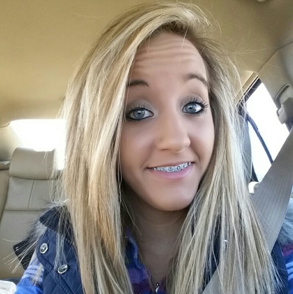 Profile Picture of Caitlin Fejes (@caitlinm96) on Poshmark