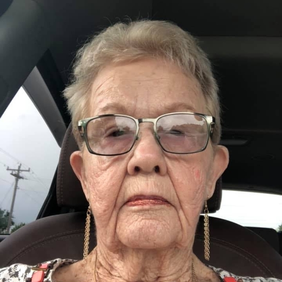 Profile Picture of Muriel Thomas (@murielthomas55) on Poshmark