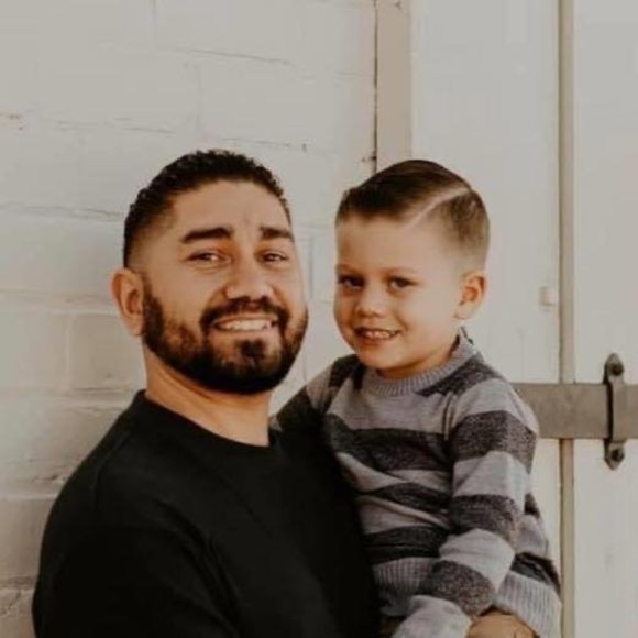 Profile Picture of Robert Robles (@robles1286) on Poshmark