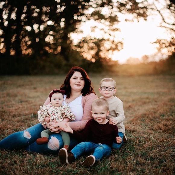 Profile Picture of Ashleigh Weaver (@amweaver621) on Poshmark