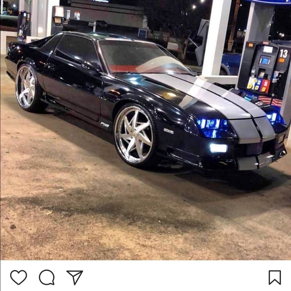 Profile Picture of Jarvis Williams (@jarvisc17) on Poshmark