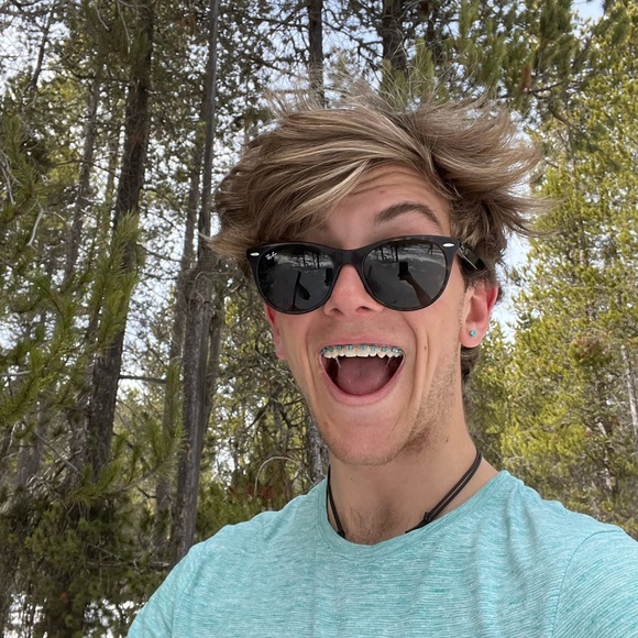 Profile Picture of Calvin Dobson (@calvindcreates) on Poshmark