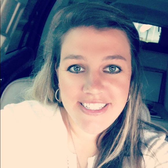 Profile Picture of Pam Martin (@pkm20) on Poshmark