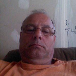 Profile Picture of Michael E Hazelton (@crazyhazy1962) on Twitter