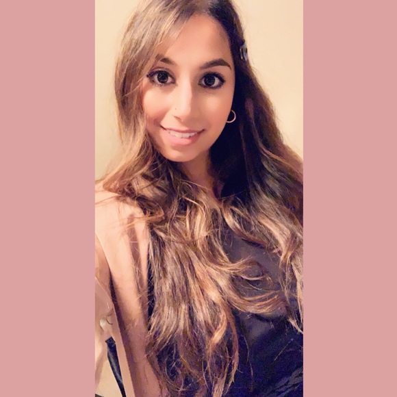 Profile Picture of Sannah Bajwa (@sannahbajwa) on Poshmark