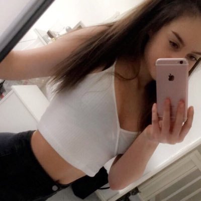 Profile Picture of Erin Walmsley (@erin_walmsley) on Twitter