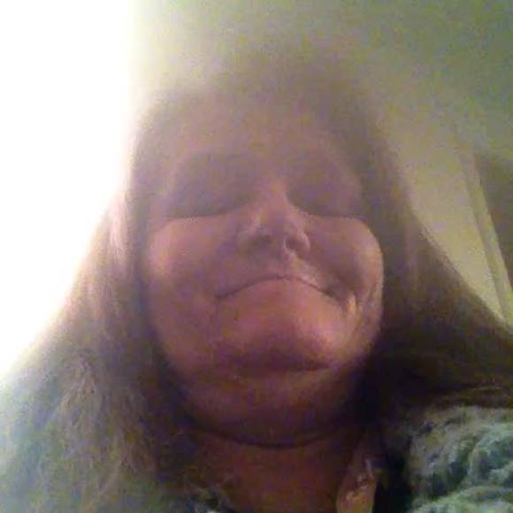 Profile Picture of Ruth Closson (@ruthclosson) on Poshmark