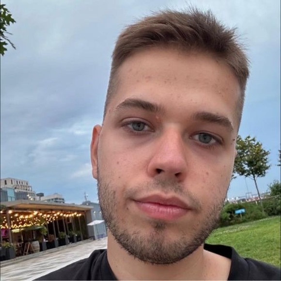 Profile Picture of Grigory Bobris (@denzelcurry61) on Poshmark