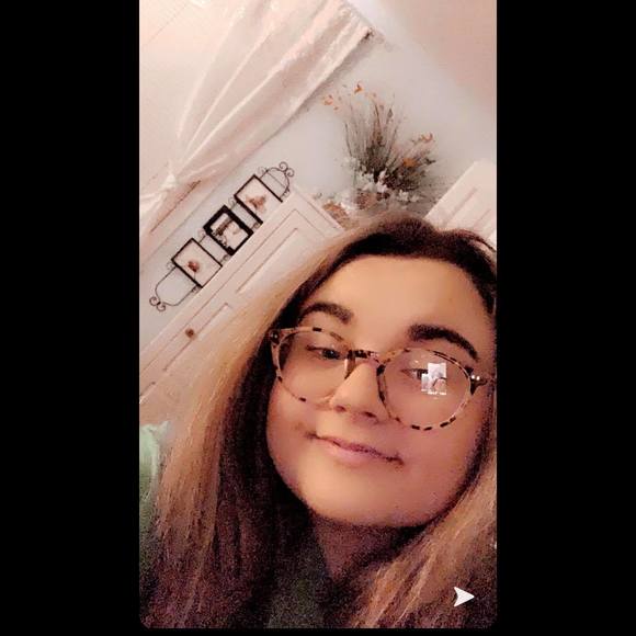 Profile Picture of Phyllissa Wilcox (@phyllissawilcox) on Poshmark