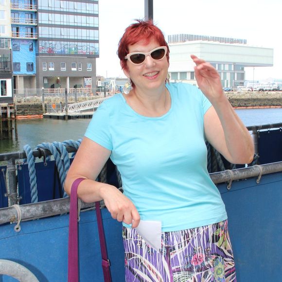 Profile Picture of Robin Kronick (@greylock) on Poshmark