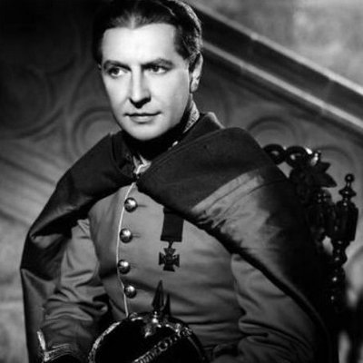 Profile Picture of Clive Wynne-Candy  🦔 (@JulianCope1969) on Twitter