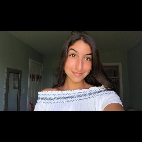 Profile Picture of Nadia Campbell (@naca0735) on Poshmark