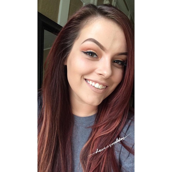 Profile Picture of Alexis Batley (@alexisb279) on Poshmark