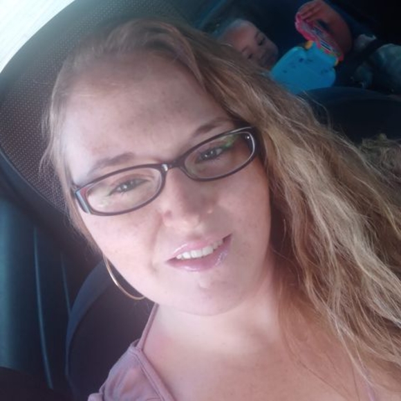 Profile Picture of Cassandra Day (@cassndraday100) on Poshmark