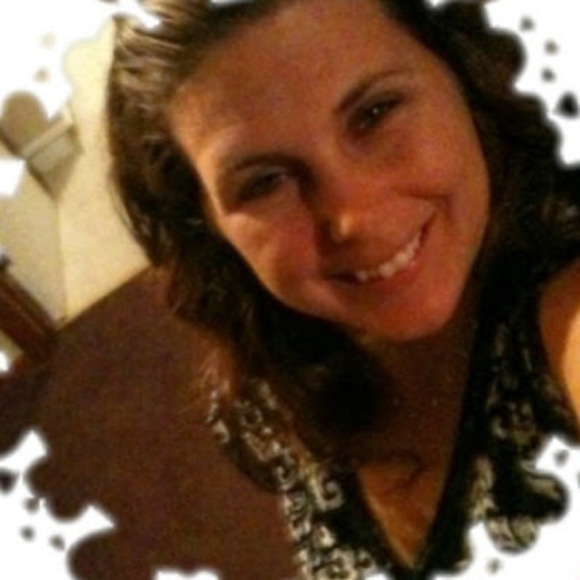 Profile Picture of Michele Vandine (@gingerjv12) on Poshmark