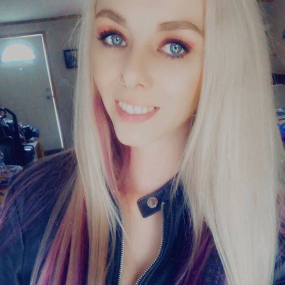 Profile Picture of Sierra Kundert (@sierra_kundert) on Poshmark